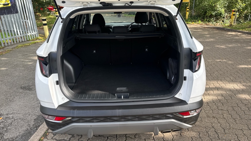 Hyundai TUCSON 1.6 TGDi Hybrid 230 Premium 5dr 2WD Auto Hybrid Estate - Image 28