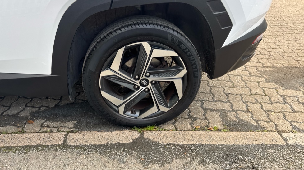 Hyundai TUCSON 1.6 TGDi Hybrid 230 Premium 5dr 2WD Auto Hybrid Estate - Image 35
