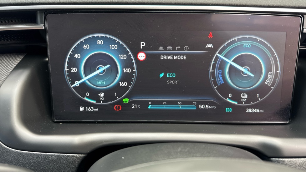 Hyundai TUCSON 1.6 TGDi Hybrid 230 Premium 5dr 2WD Auto Hybrid Estate - Image 53