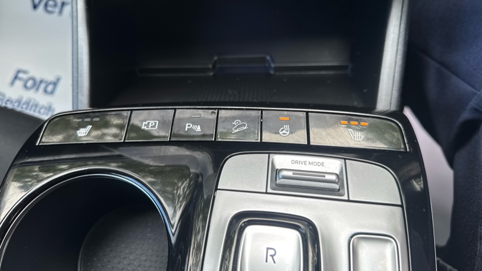 Hyundai TUCSON 1.6 TGDi Hybrid 230 Premium 5dr 2WD Auto Hybrid Estate - Image 54
