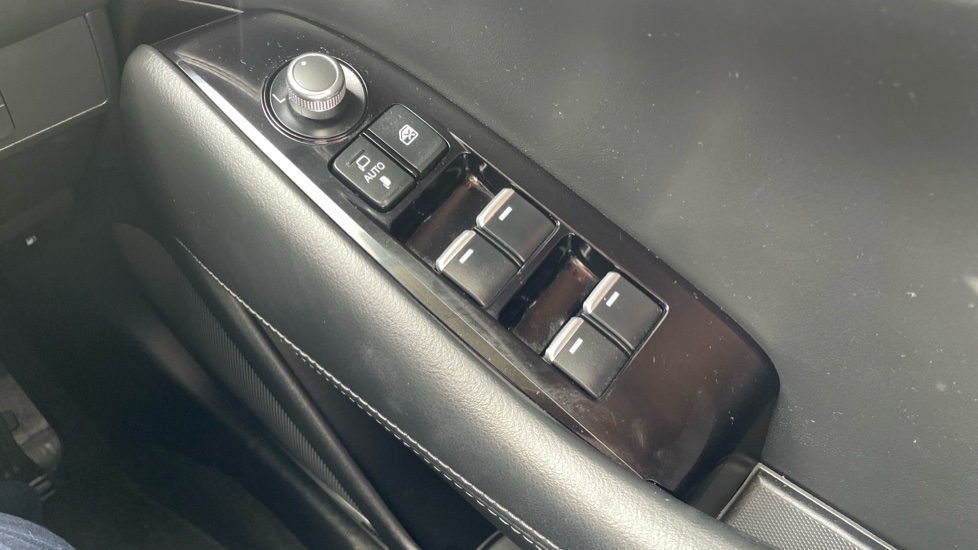Mazda 6 2.0 Skyactiv-G Sport 5dr Petrol Estate - Image 38