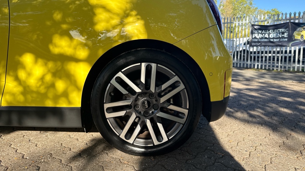 MINI Cooper 160kW SE Classic 54kWh 3dr Auto Electric Hatchback - Image 7
