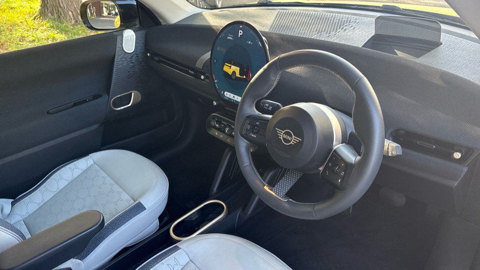 MINI Cooper 160kW SE Classic 54kWh 3dr Auto Electric Hatchback - Image 11