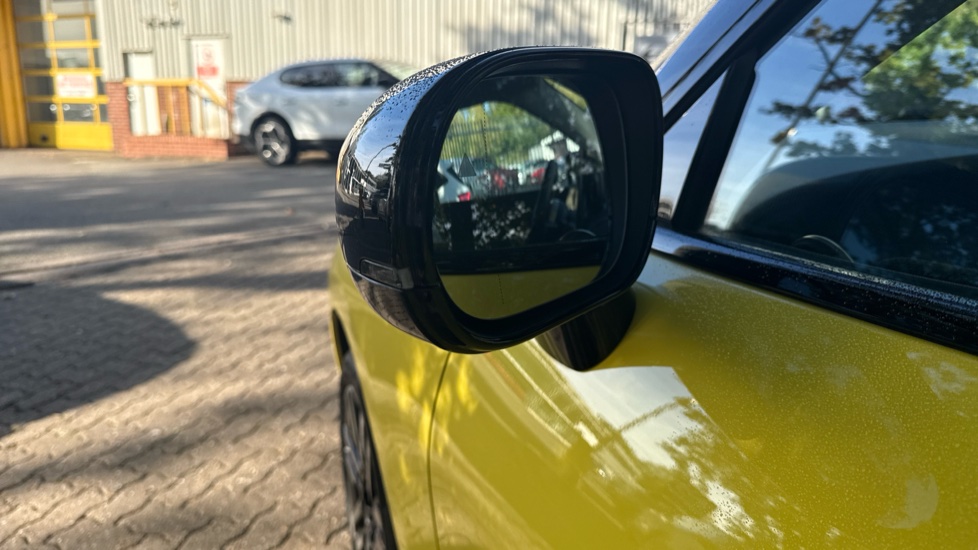 MINI Cooper 160kW SE Classic 54kWh 3dr Auto Electric Hatchback - Image 30
