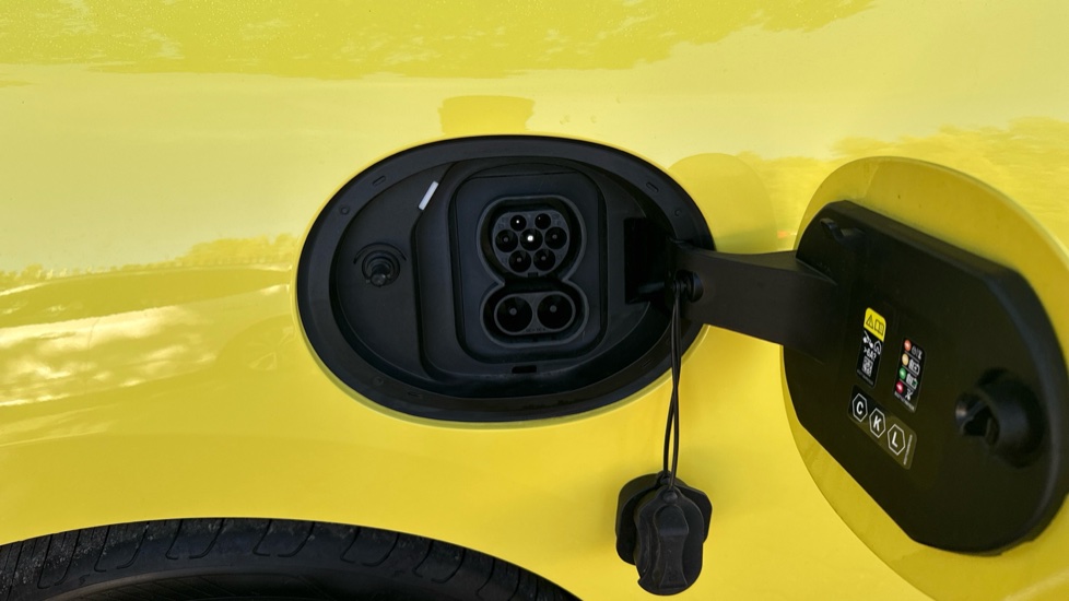MINI Cooper 160kW SE Classic 54kWh 3dr Auto Electric Hatchback - Image 32
