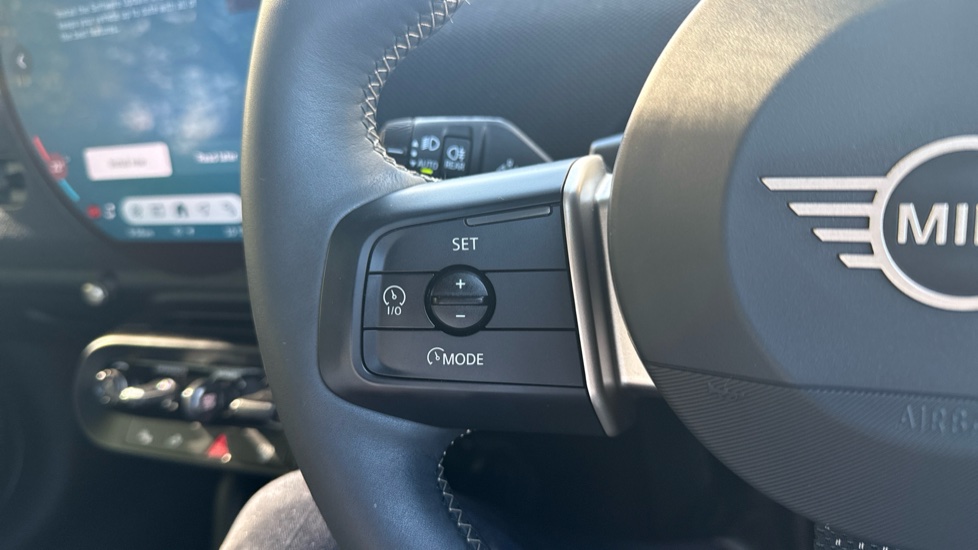 MINI Cooper 160kW SE Classic 54kWh 3dr Auto Electric Hatchback - Image 38