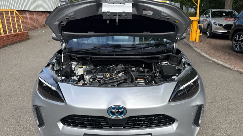 Toyota Yaris Cross 1.5 Hybrid Excel AWD 5dr CVT Hybrid Estate - Image 8