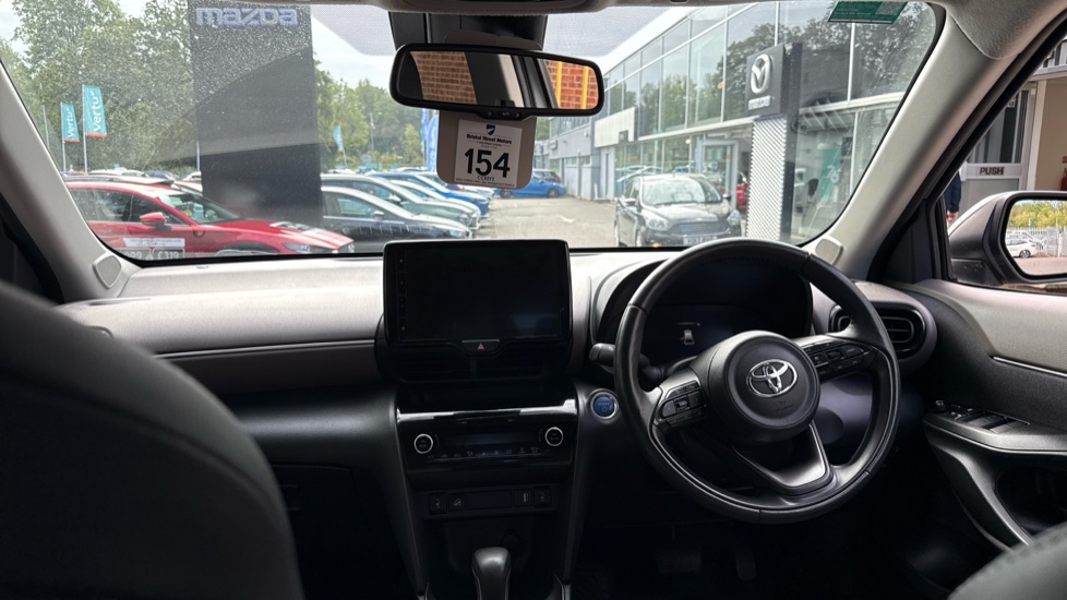 Toyota Yaris Cross 1.5 Hybrid Excel AWD 5dr CVT Hybrid Estate - Image 10