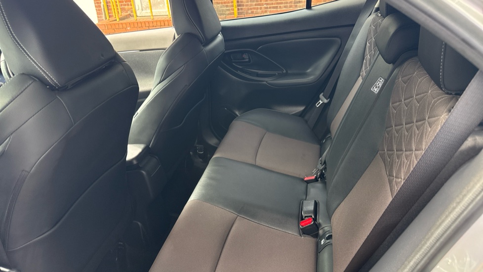 Toyota Yaris Cross 1.5 Hybrid Excel AWD 5dr CVT Hybrid Estate - Image 16