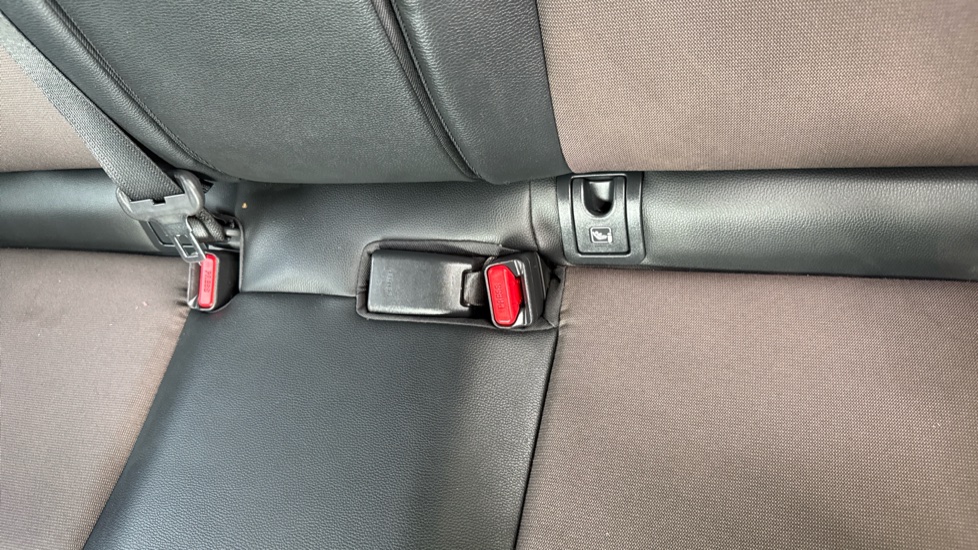 Toyota Yaris Cross 1.5 Hybrid Excel AWD 5dr CVT Hybrid Estate - Image 17