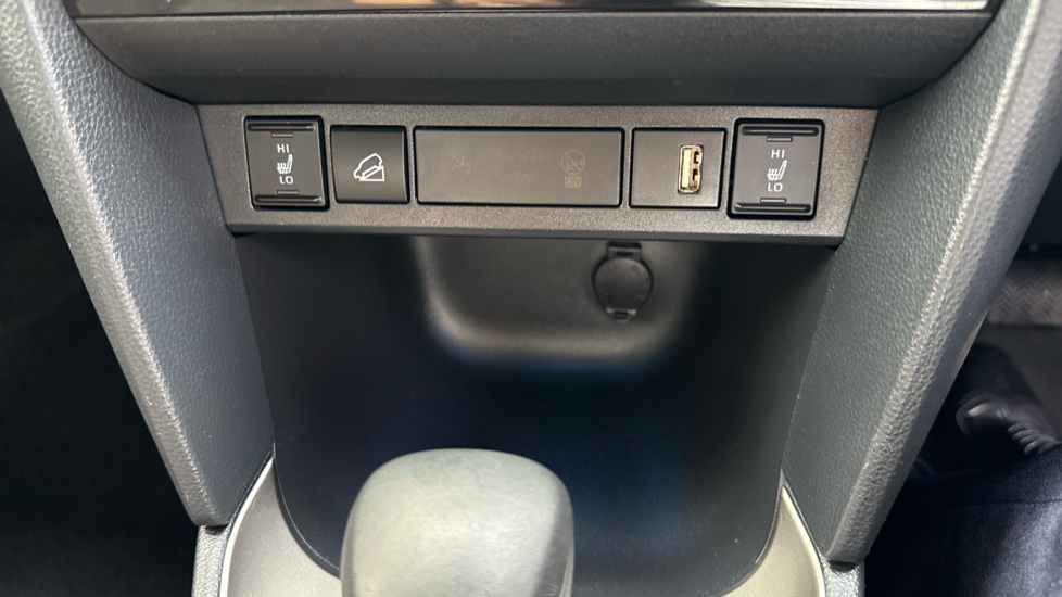 Toyota Yaris Cross 1.5 Hybrid Excel AWD 5dr CVT Hybrid Estate - Image 25