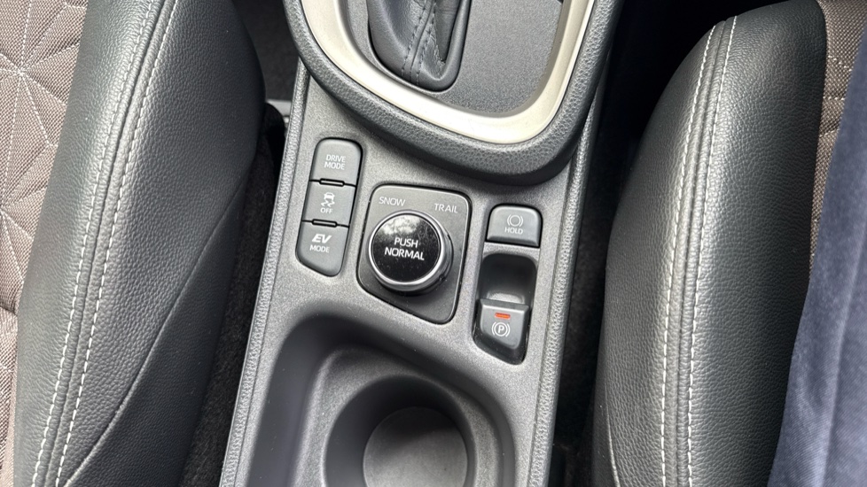 Toyota Yaris Cross 1.5 Hybrid Excel AWD 5dr CVT Hybrid Estate - Image 28