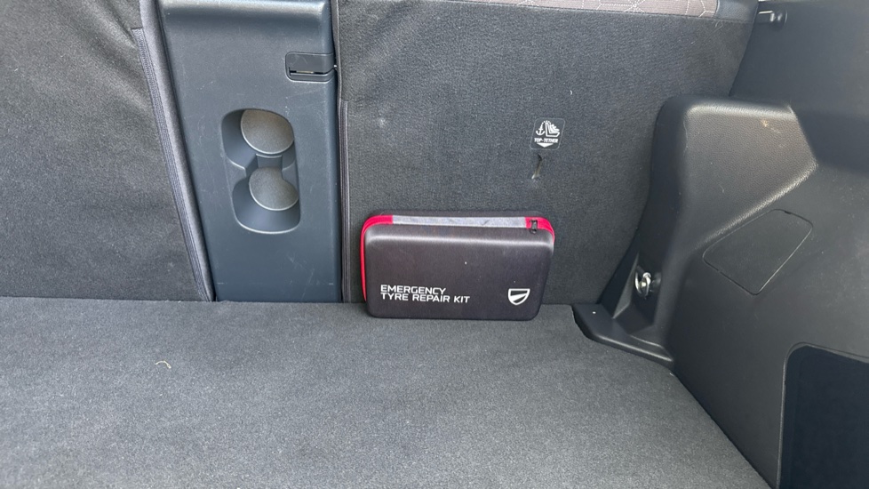 Toyota Yaris Cross 1.5 Hybrid Excel AWD 5dr CVT Hybrid Estate - Image 38