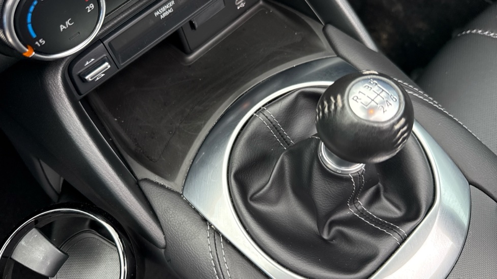 Mazda MX-5 2.0 [184] Exclusive-Line 2dr Petrol Convertible RF - Image 13