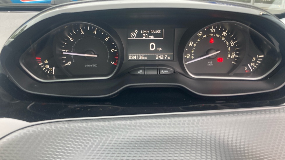 Peugeot 208 1.2 PureTech 82 Tech Edition 5dr [Start Stop] Petrol Hatchback - Image 18