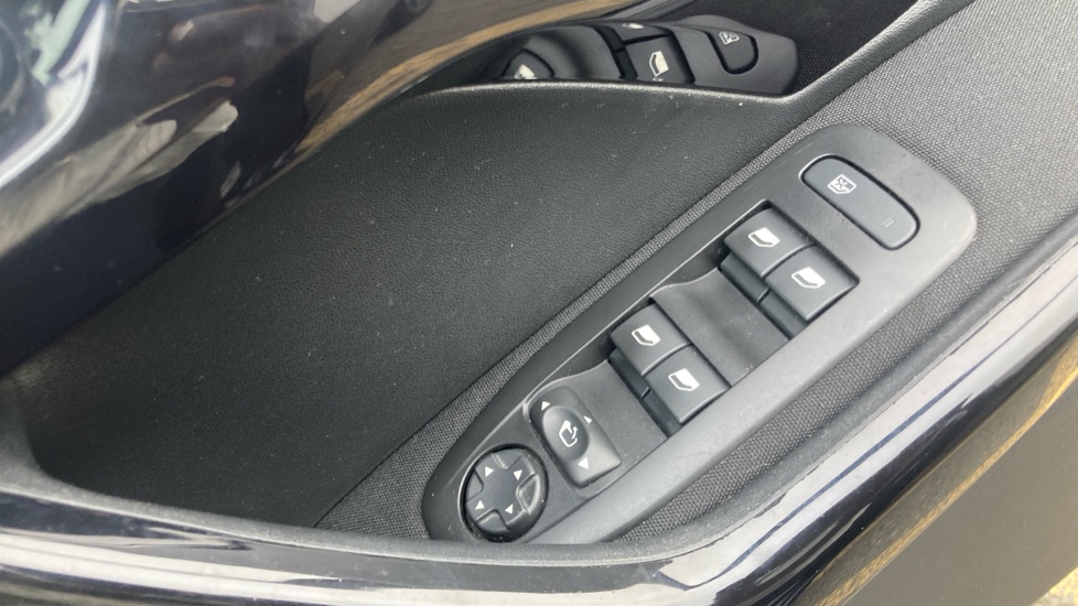 Peugeot 208 1.2 PureTech 82 Tech Edition 5dr [Start Stop] Petrol Hatchback - Image 24