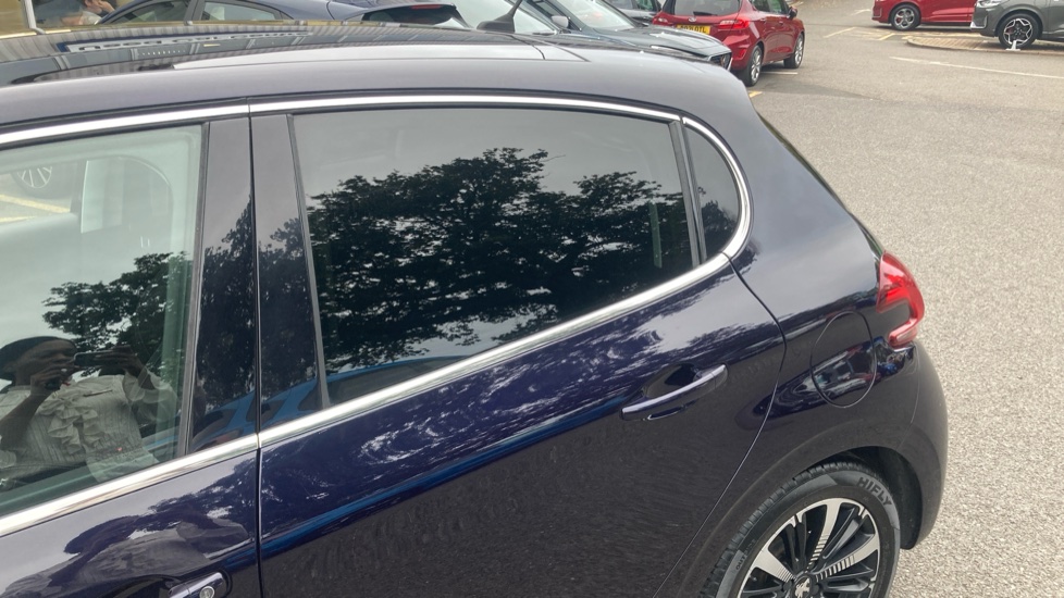 Peugeot 208 1.2 PureTech 82 Tech Edition 5dr [Start Stop] Petrol Hatchback - Image 29