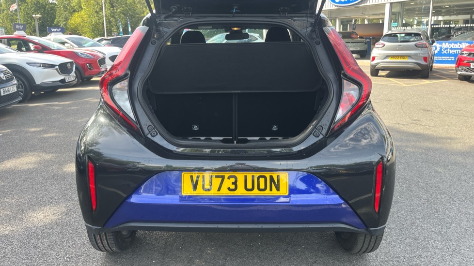 Toyota Aygo X 1.0 VVT-i Edge 5dr Petrol Hatchback - Image 4