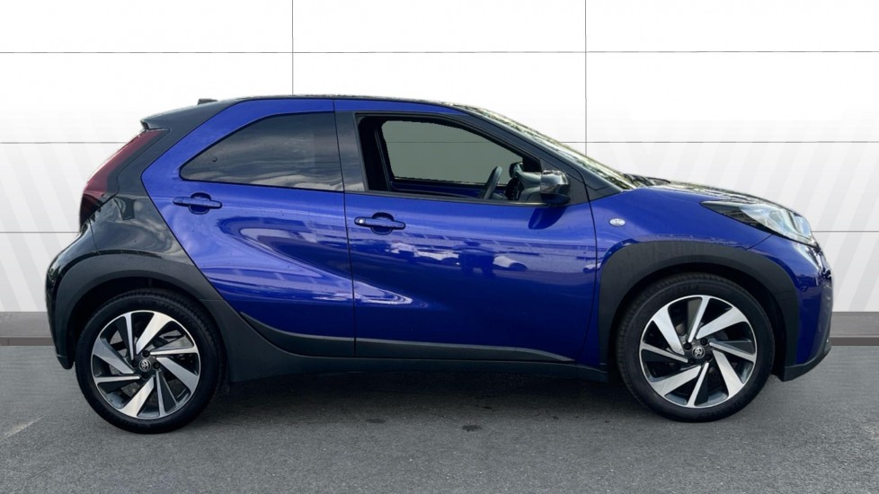 Toyota Aygo X 1.0 VVT-i Edge 5dr Petrol Hatchback - Image 5