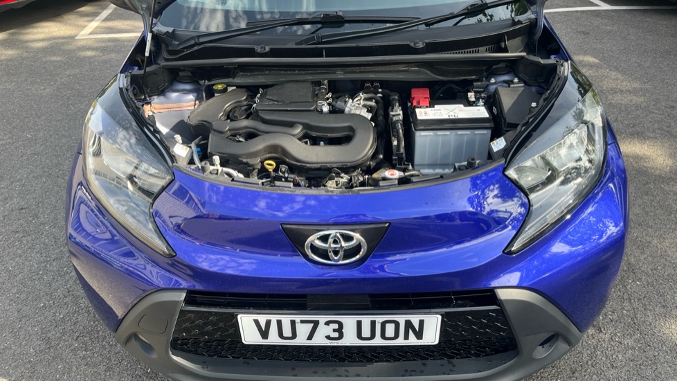 Toyota Aygo X 1.0 VVT-i Edge 5dr Petrol Hatchback - Image 8