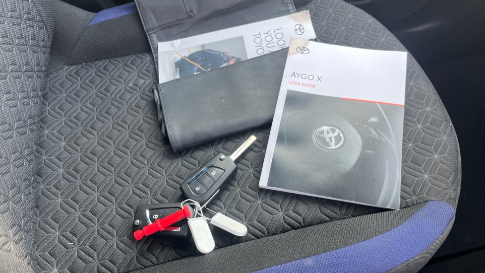 Toyota Aygo X 1.0 VVT-i Edge 5dr Petrol Hatchback - Image 19