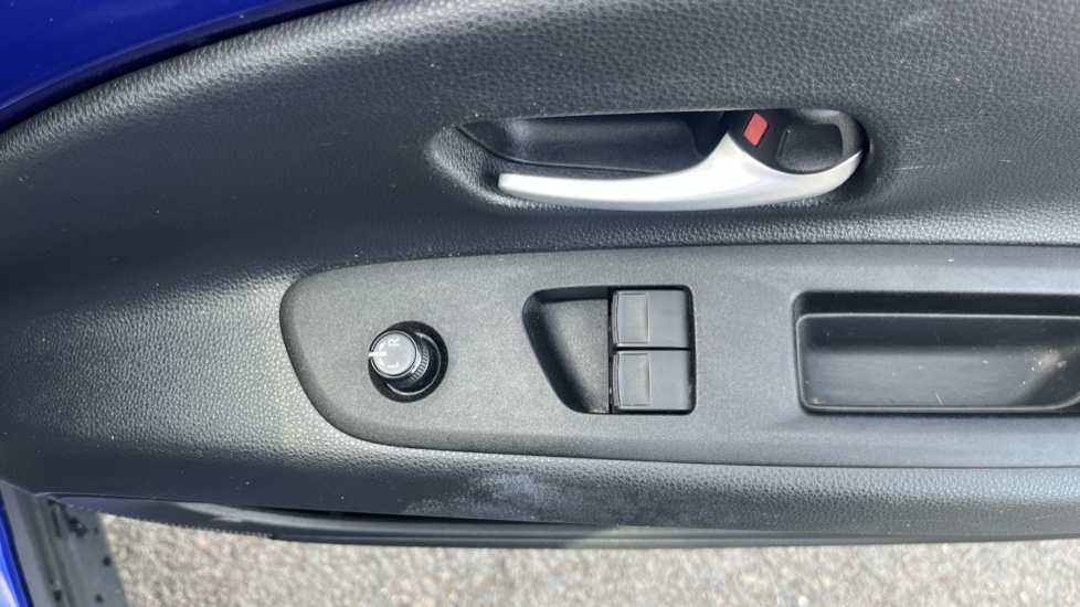 Toyota Aygo X 1.0 VVT-i Edge 5dr Petrol Hatchback - Image 22
