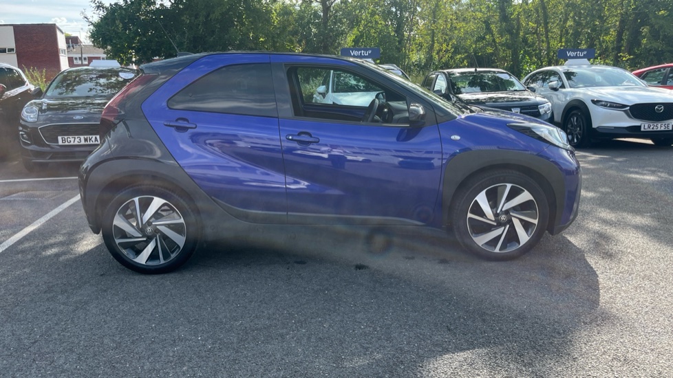 Toyota Aygo X 1.0 VVT-i Edge 5dr Petrol Hatchback - Image 33