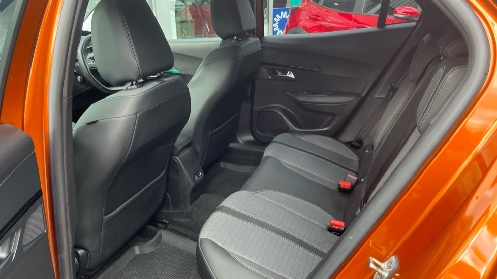 Peugeot 2008 100kW Allure Premium 50kWh 5dr Auto Electric Estate - Image 16