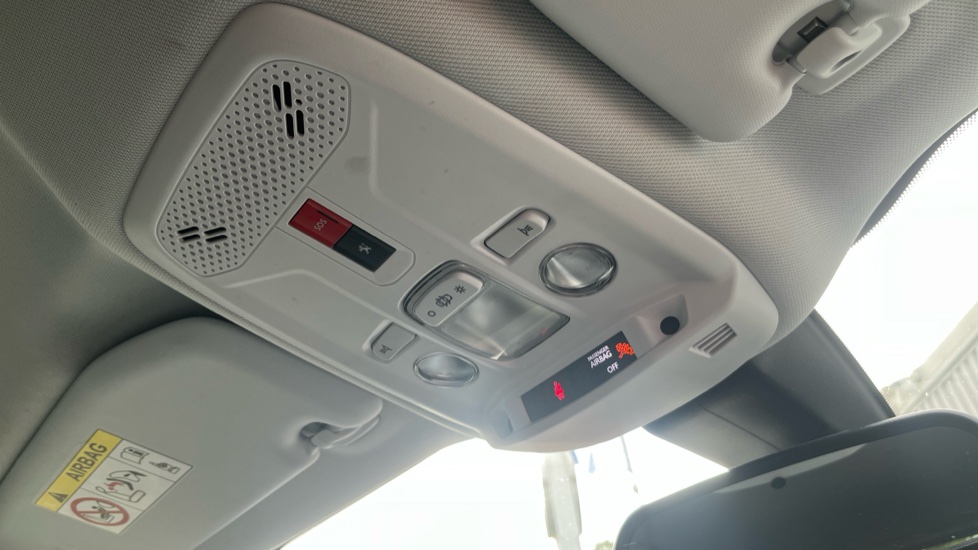 Peugeot 2008 100kW Allure Premium 50kWh 5dr Auto Electric Estate - Image 33