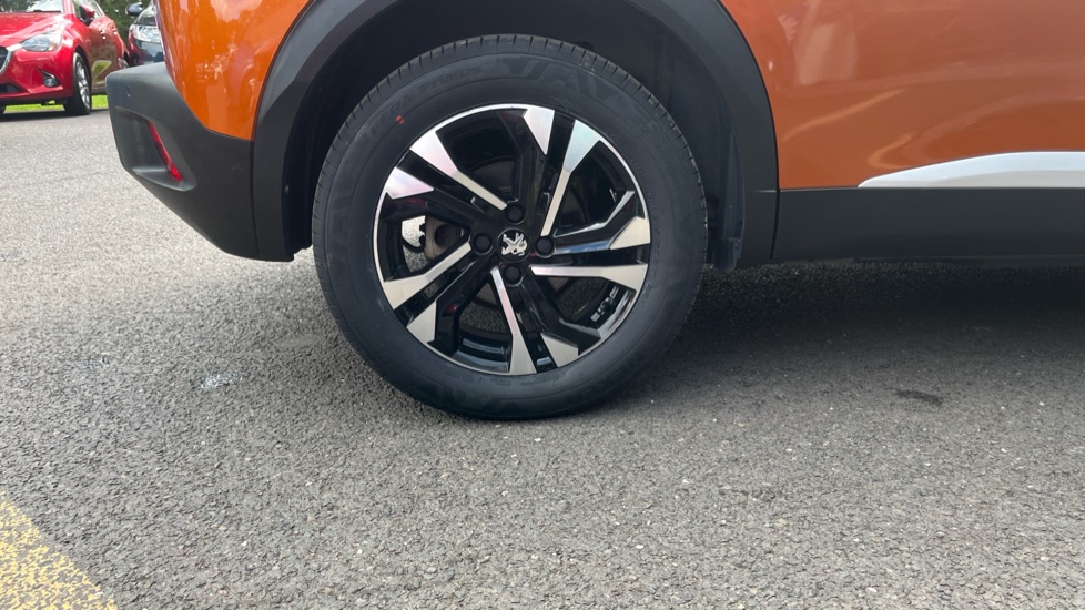 Peugeot 2008 100kW Allure Premium 50kWh 5dr Auto Electric Estate - Image 34