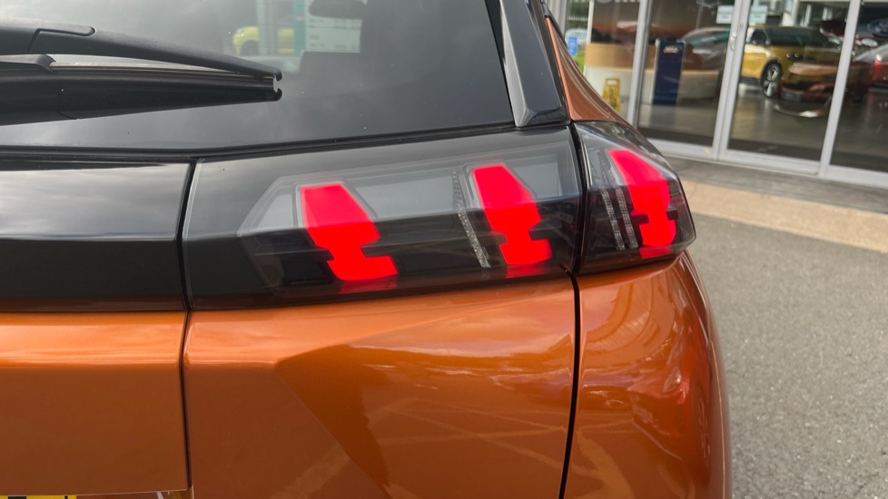 Peugeot 2008 100kW Allure Premium 50kWh 5dr Auto Electric Estate - Image 35