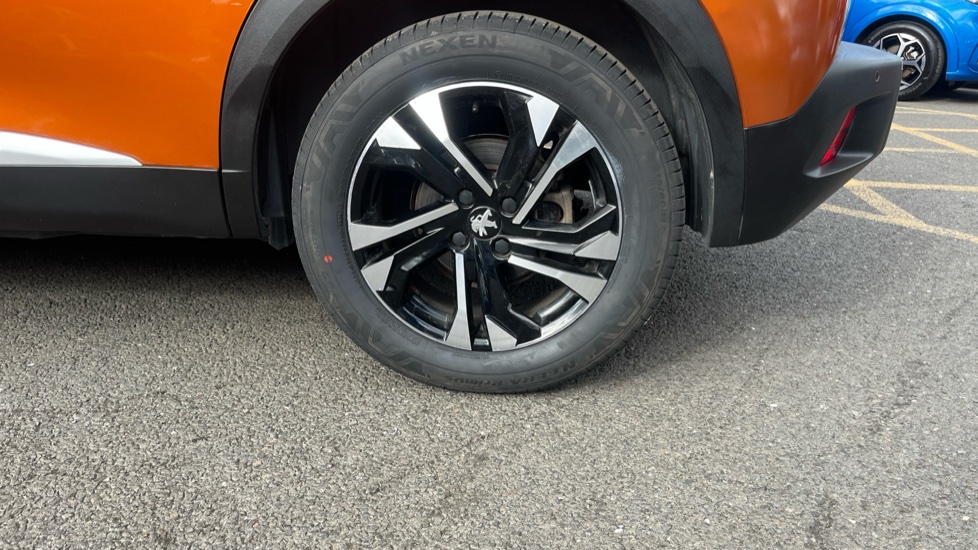 Peugeot 2008 100kW Allure Premium 50kWh 5dr Auto Electric Estate - Image 37