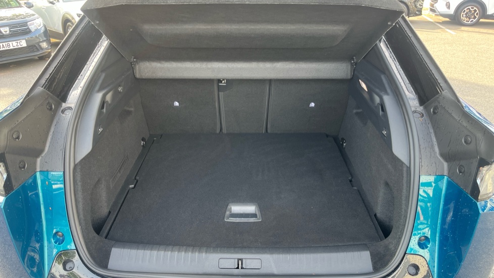 Peugeot 3008 157kW GT 73kWh 5dr Auto Electric Estate - Image 4