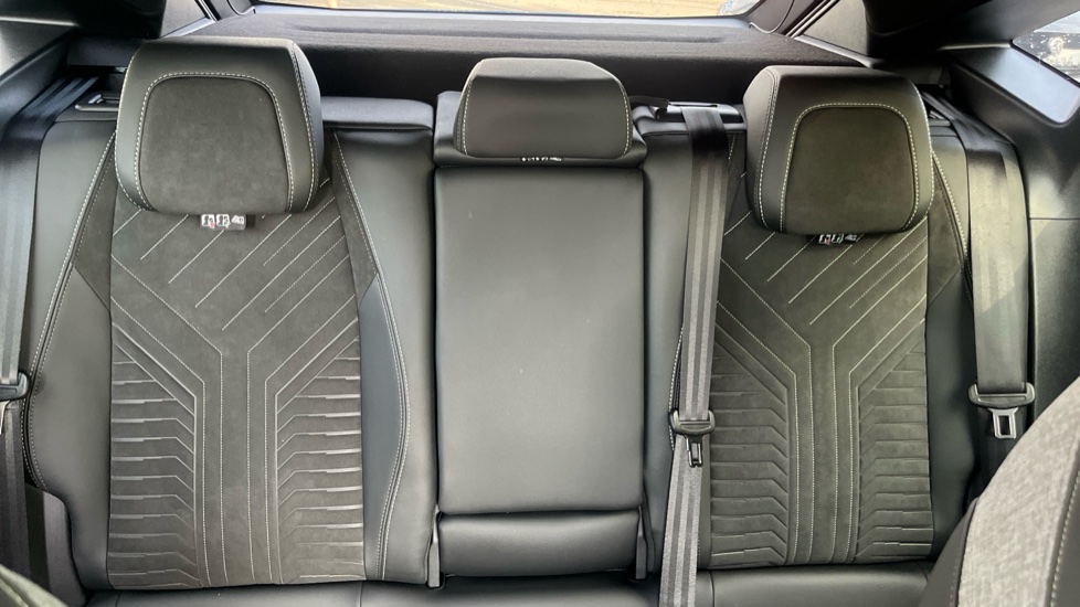 Peugeot 3008 157kW GT 73kWh 5dr Auto Electric Estate - Image 15
