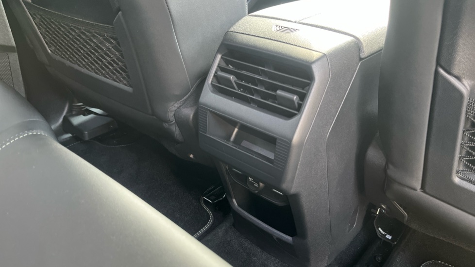 Peugeot 3008 157kW GT 73kWh 5dr Auto Electric Estate - Image 38