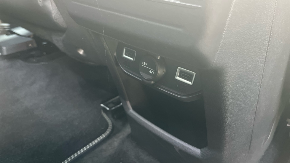 Peugeot 3008 157kW GT 73kWh 5dr Auto Electric Estate - Image 39