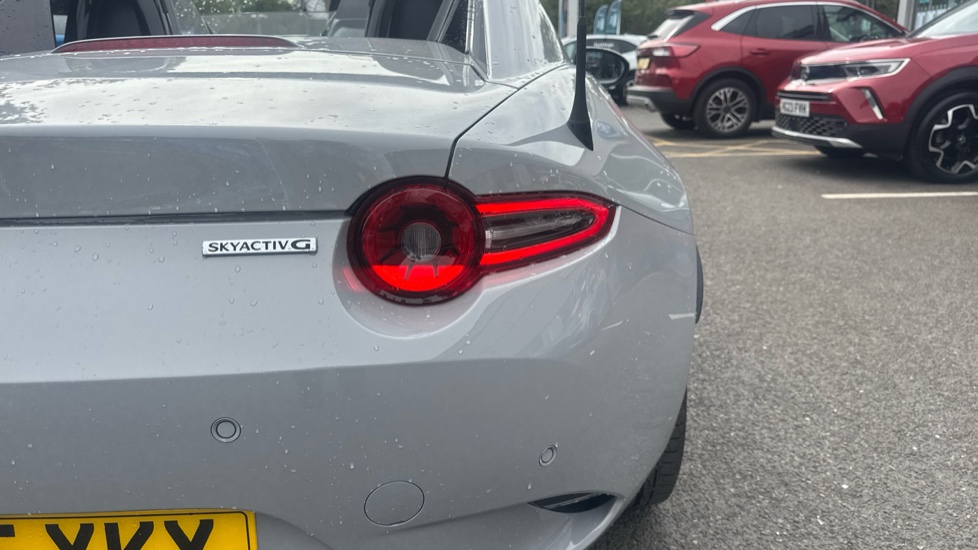 Mazda MX-5 2.0 [184] Exclusive-Line 2dr Petrol Convertible RF - Image 28