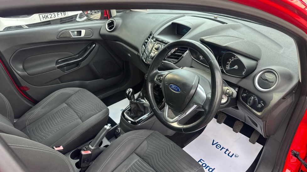Ford Fiesta 1.25 82 Zetec 5dr Petrol Hatchback - Image 11