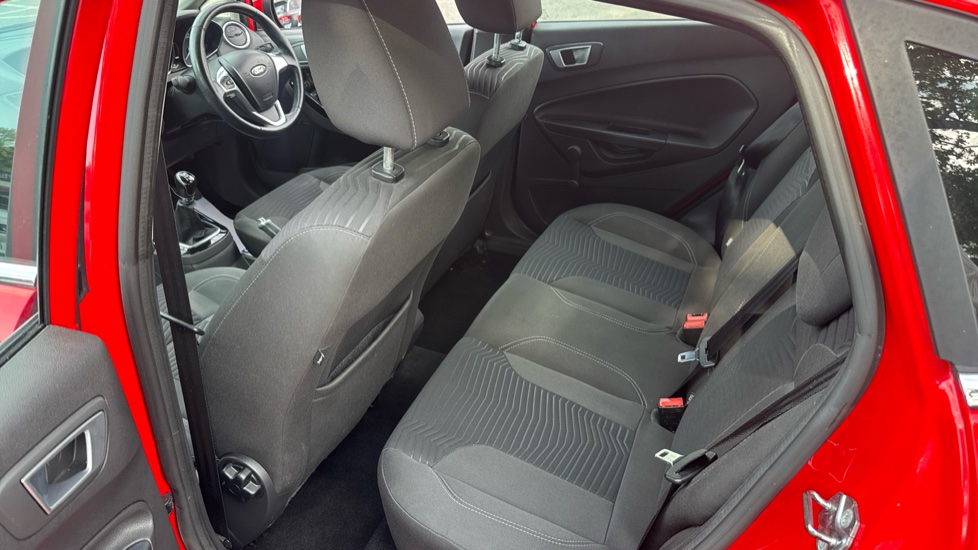 Ford Fiesta 1.25 82 Zetec 5dr Petrol Hatchback - Image 16