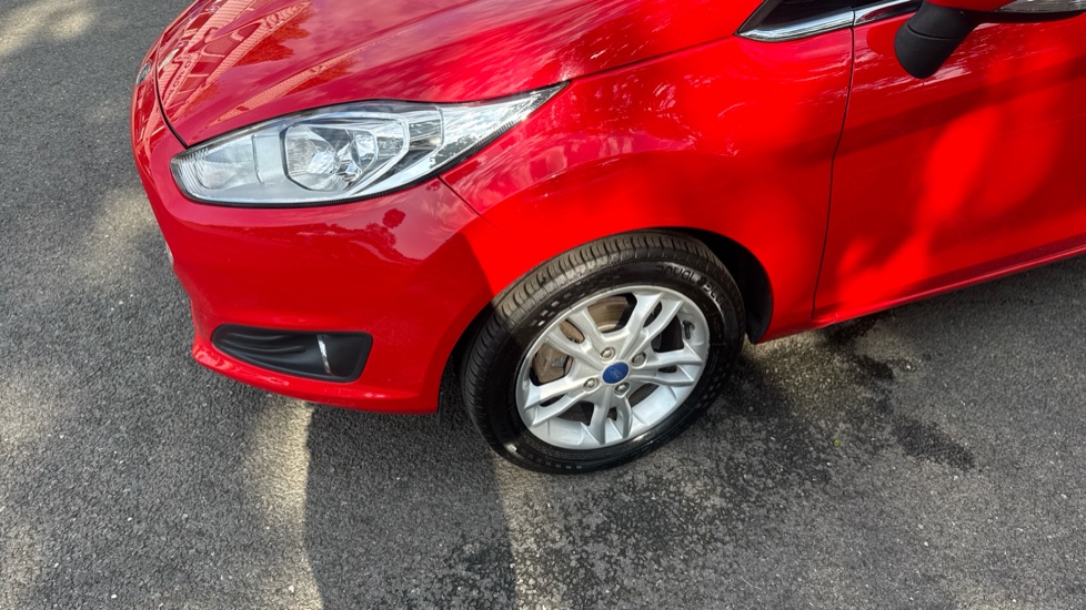Ford Fiesta 1.25 82 Zetec 5dr Petrol Hatchback - Image 26