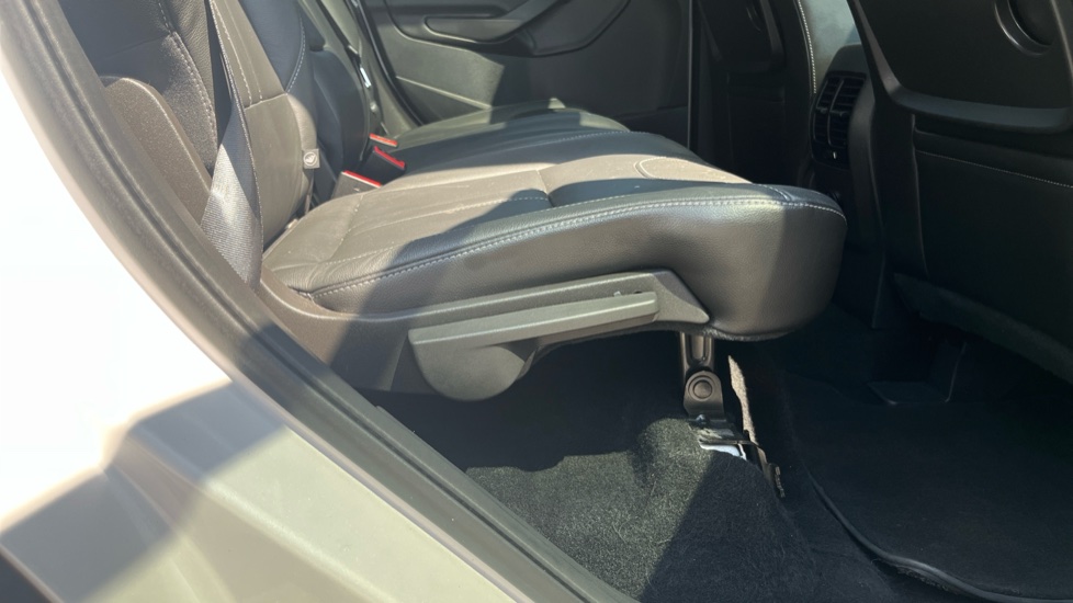 Ford Kuga 2.0 TDCi 163 Titanium X 5dr Diesel Estate - Image 38