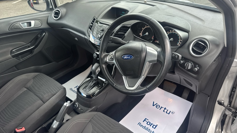 Ford Fiesta 1.6 Zetec 3dr Powershift Petrol Hatchback - Image 11