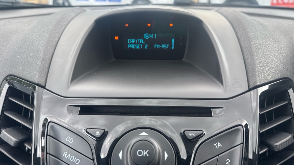 Ford Fiesta 1.6 Zetec 3dr Powershift Petrol Hatchback - Image 12