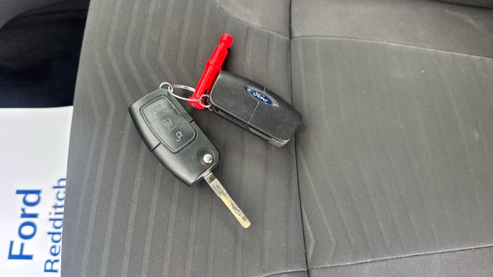 Ford Fiesta 1.6 Zetec 3dr Powershift Petrol Hatchback - Image 20
