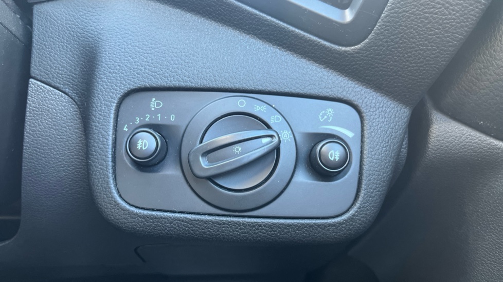 Ford Kuga 1.5 EcoBoost ST-Line 5dr 2WD Petrol Estate - Image 21