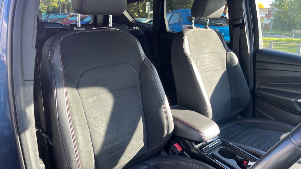Ford Kuga 1.5 EcoBoost ST-Line 5dr 2WD Petrol Estate - Image 34