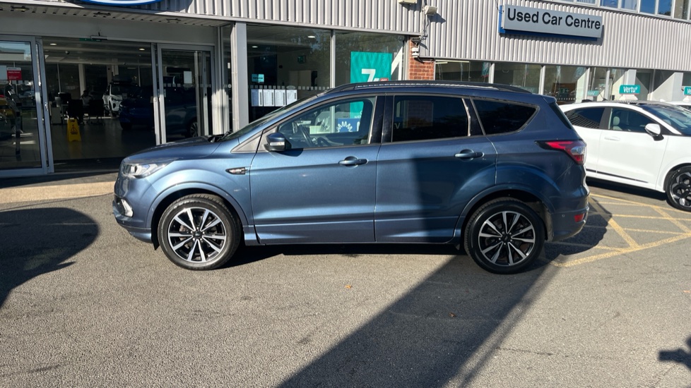 Ford Kuga 1.5 EcoBoost ST-Line 5dr 2WD Petrol Estate - Image 40
