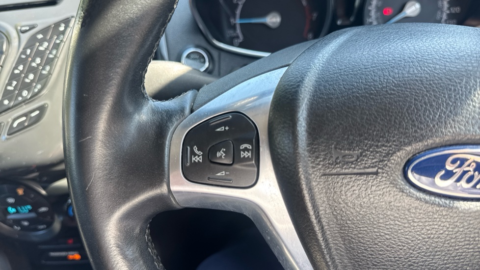 Ford EcoSport 1.0 EcoBoost Titanium 5dr Petrol Hatchback - Image 25