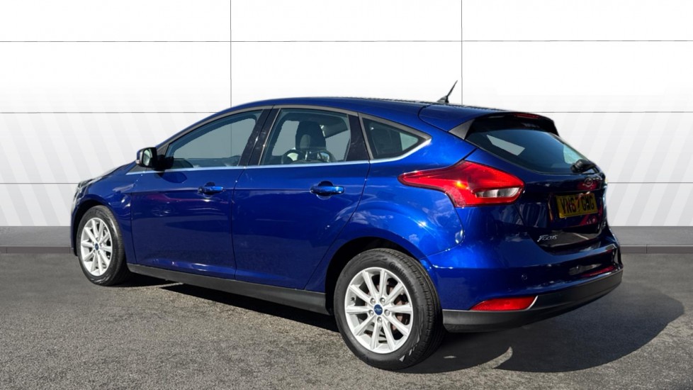 Ford Focus 1.0 EcoBoost 125 Titanium 5dr Auto Petrol Hatchback - Image 2