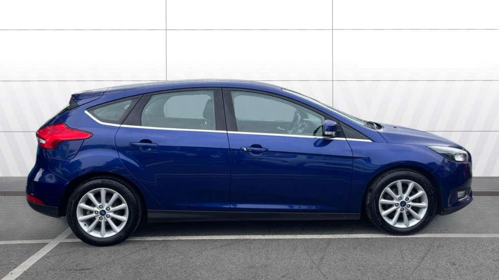 Ford Focus 1.0 EcoBoost 125 Titanium 5dr Auto Petrol Hatchback - Image 5